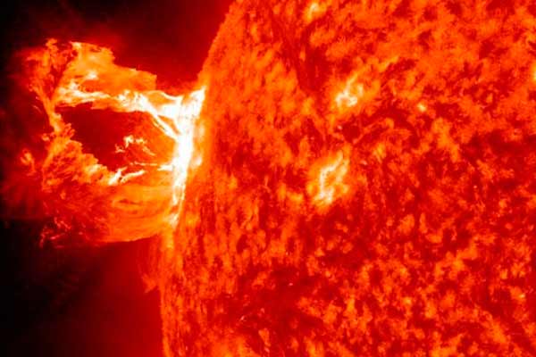 Geomagnetisk aktivitet efter store soludbrud ser ud til at forværre udbrud af leddegigt og klyngehovedpine.