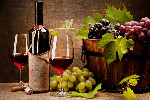 Rødvin og druer indeholder resveratrol