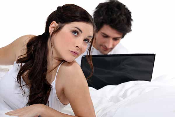 Bruger i sengen til at arbejde er chancerne for sex selvfølgelig mindre.